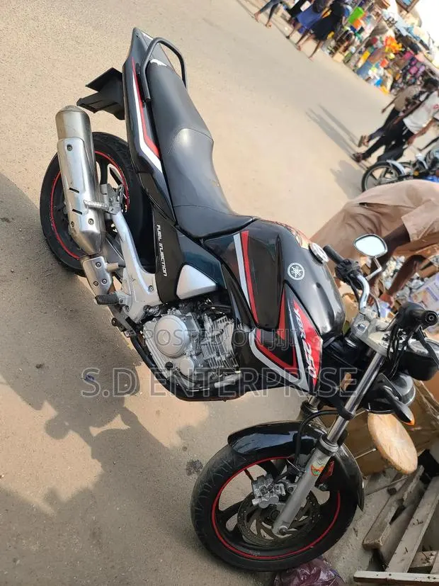 Yamaha YBR 2013 Black · Photo 1