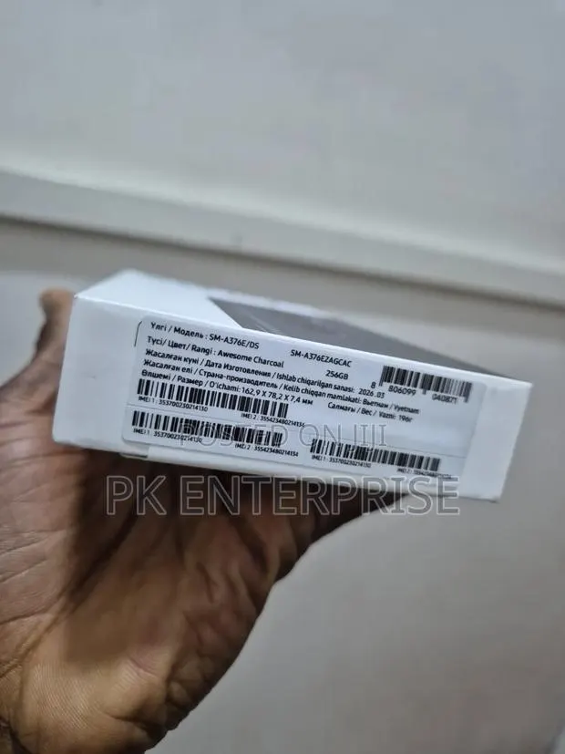 New Samsung Galaxy A37 256 GB Black · Photo 1