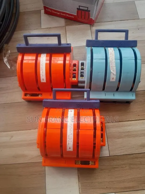 225a 4pole Knife Changeover Switch · Photo 1
