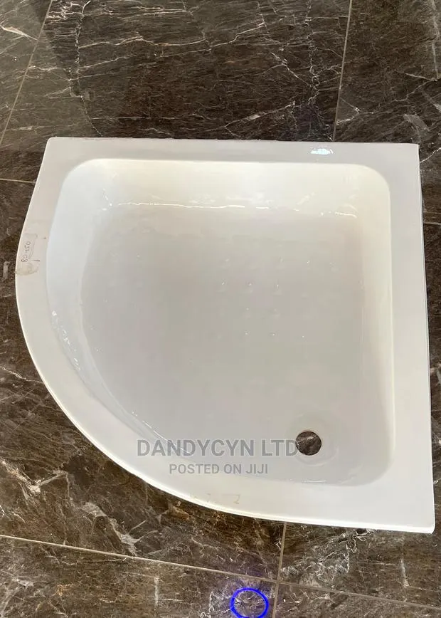 Corner Shower Tray · Photo 1
