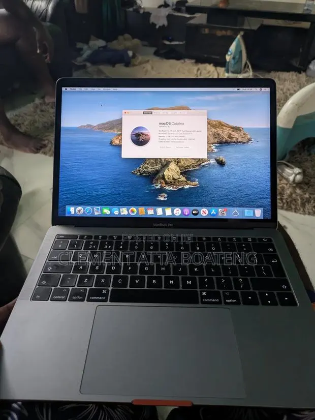 New Laptop Apple MacBook Pro 2017 8GB Intel Core i5 SSD 128GB · Photo 1