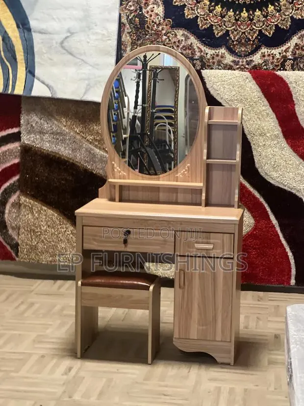 Dressing Mirror · Photo 1