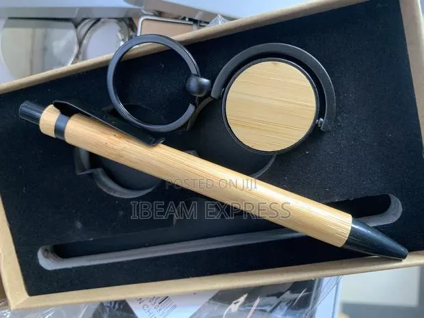 Wooden Pen With Half Circle Rotated Key Ring in a Box · Photo 1