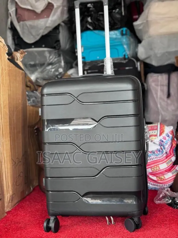 24" Medium Size Anticrake Luggages · Photo 1