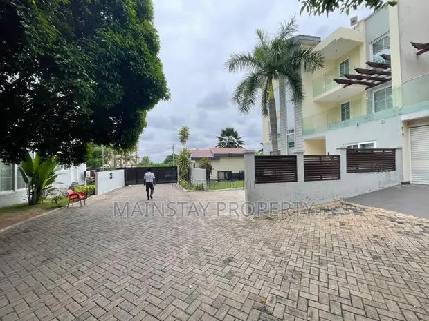 Furnished 4bdrm Townhouse / Terrace for rent · Photo 1