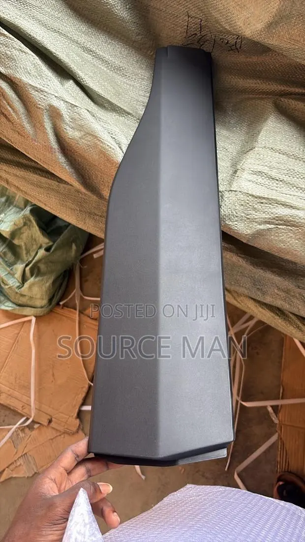 Toyota Rav4 2019 2020 2021 2022 2023 2024 Door Moulding · Photo 1