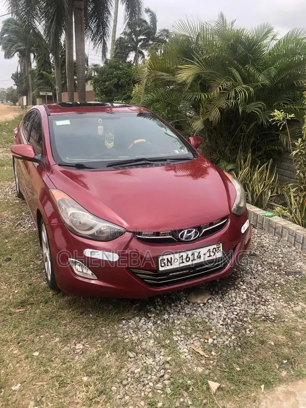 Hyundai Elantra Limited Sedan FWD (1.8L 4cyl 6A) 2013 · Photo 1