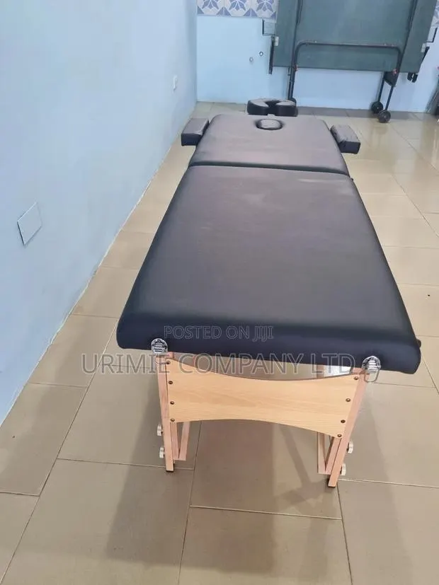 Foldable Massage/Make Up Bed · Photo 3