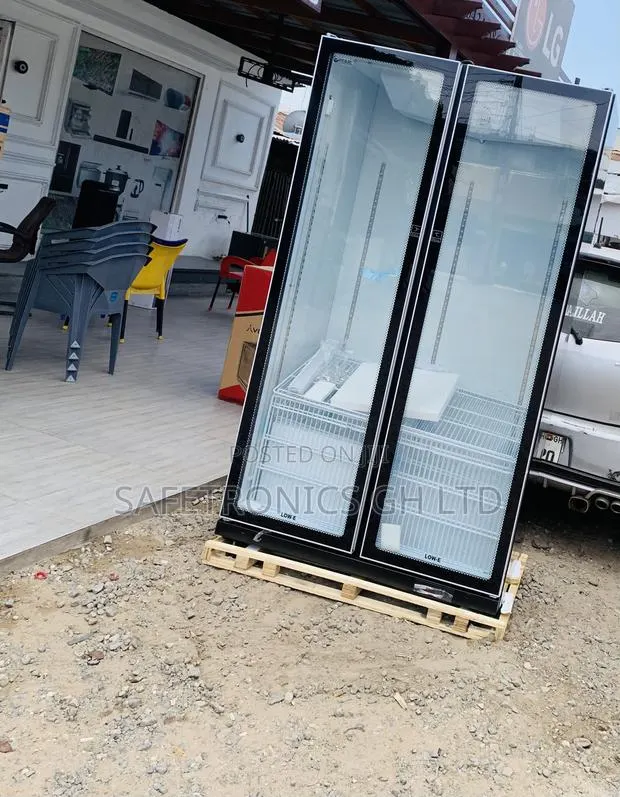 Accurate PVC-801-27AA Pearl 690-Liter Double-Door Glass Display Fridge · Photo 1