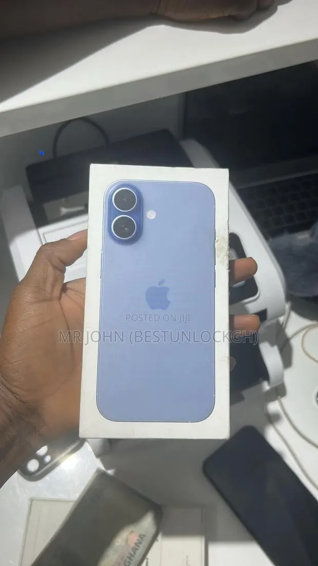 New Apple iPhone 17 512 GB Blue · Photo 1