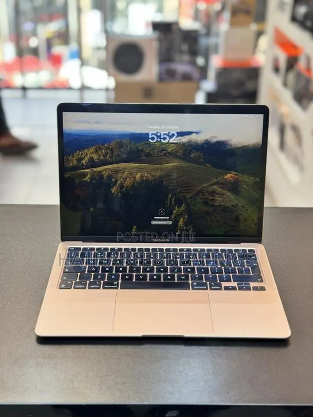 Laptop Apple MacBook Pro 2020 M1 8GB Apple M1 SSD 256GB · Photo 1