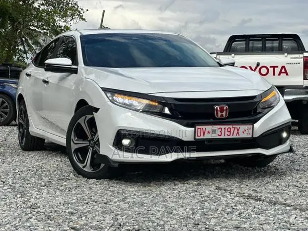 Honda Civic Touring Sedan 2019 White · Photo 1