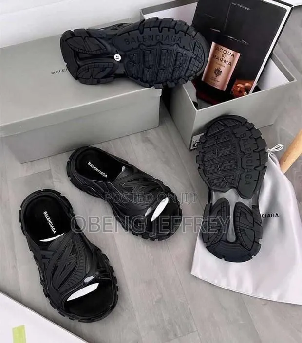 Original Balenciaga Track Slides in Colours · Photo 1