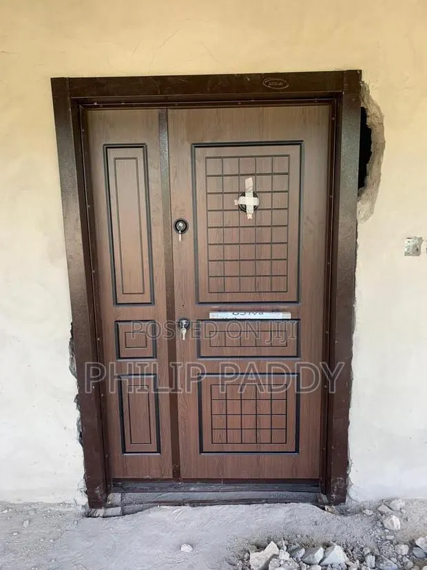 Heavy Door · Photo 1