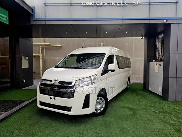 Toyota HiAce 2019 White · Photo 1