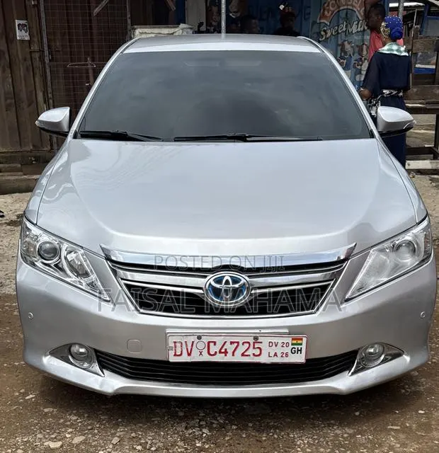 Toyota Camry 2014 Silver · Photo 1
