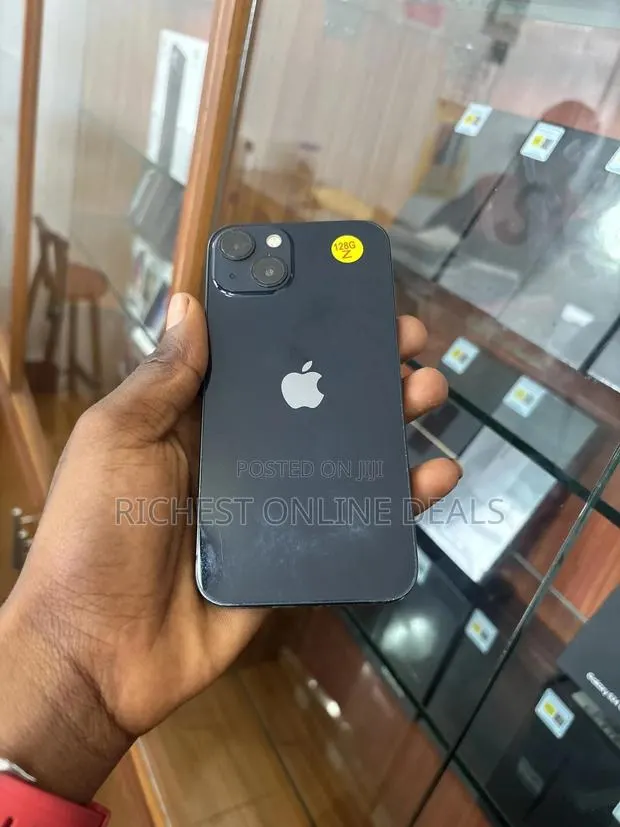 Apple iPhone 13 128 GB Black · Photo 1