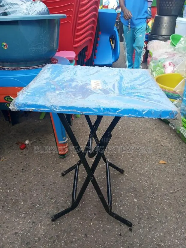 Plastic Table With Metal Legs Small Size · Photo 1