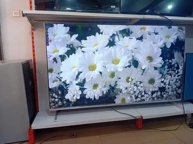 Green 75" Eliteview Tv · Photo 1