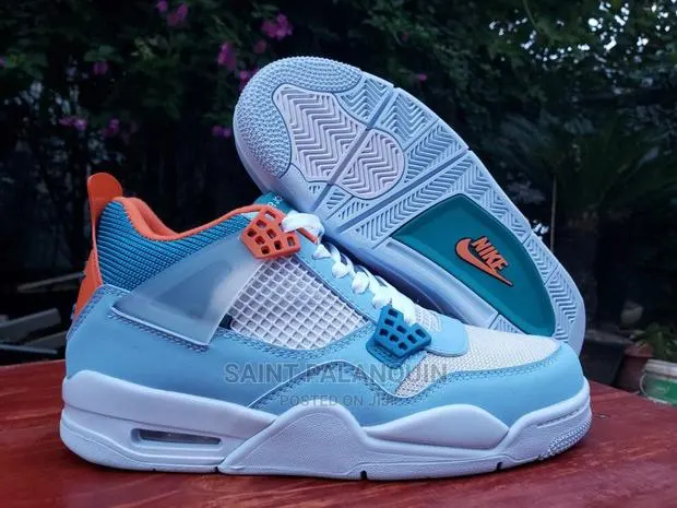 Nike Air Jordan 4 · Photo 1