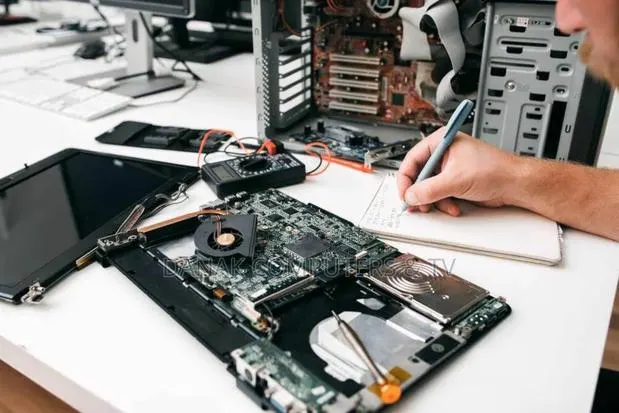 Experts in Laptops and Desktops Computers Repairs · Photo 1