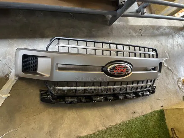 Ford F150 2018, 2019, 2020 Grille, Spec Top Shells · Photo 1