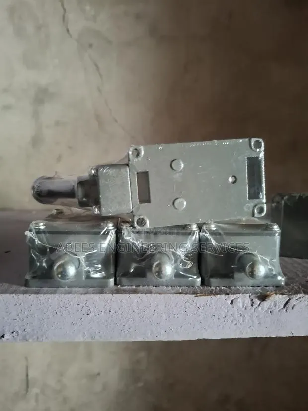 Sensor For Industrial Machines · Photo 1