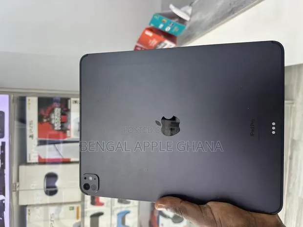Apple iPad Pro 13 (2024) 256 GB Black · Photo 1