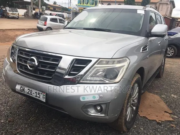 Nissan Patrol 2011 Gray · Photo 1