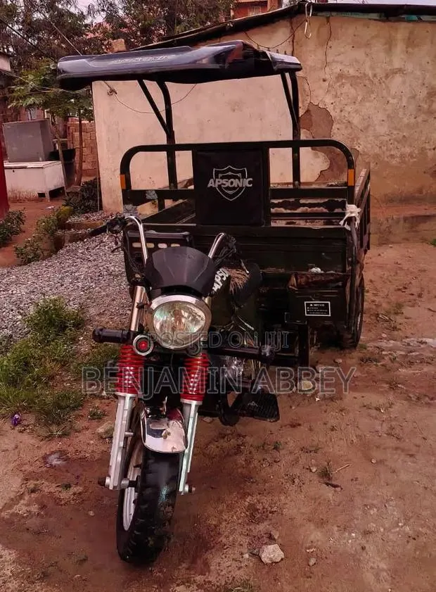 Tricycle 2023 Green · Photo 1