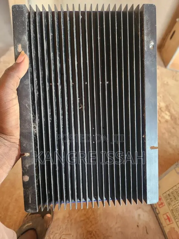 Solar Panel Charge Controller Mps403 40/48v · Photo 1