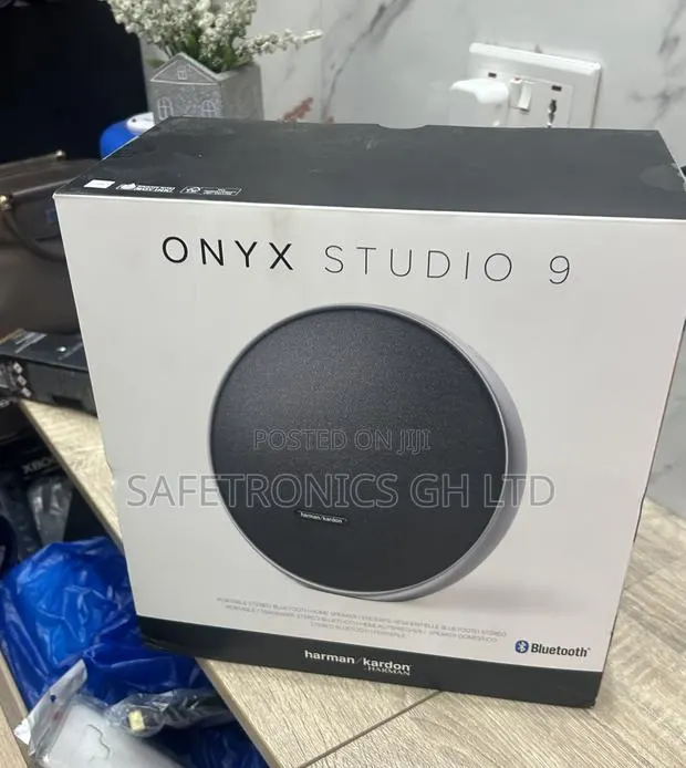Get Echo Pro Harman Kardon Onyx Studio 9 Speaker · Photo 1