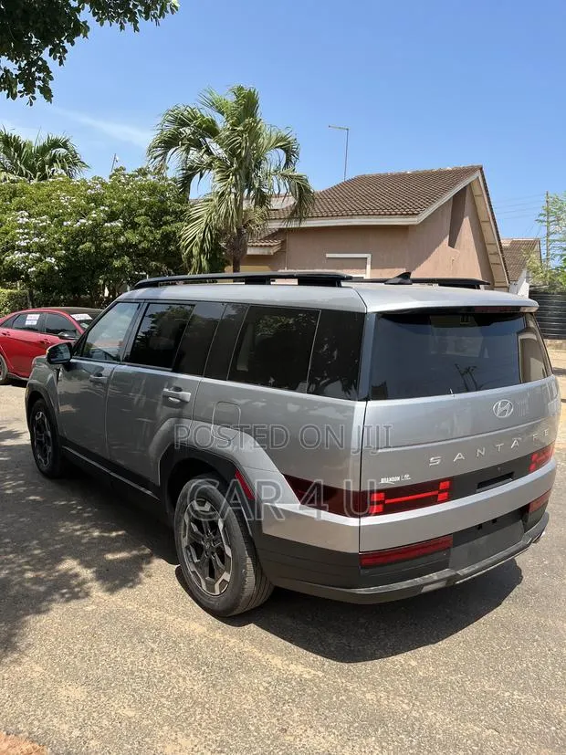 Hyundai Santa Fe 2024 Silver · Photo 1