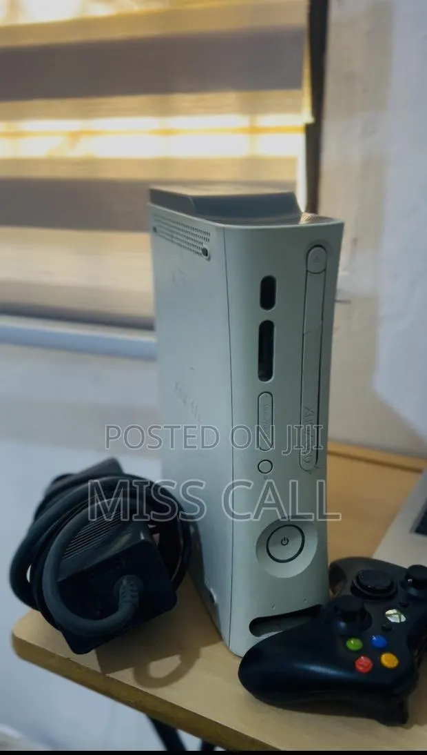 Xbox 360 Console · Photo 1