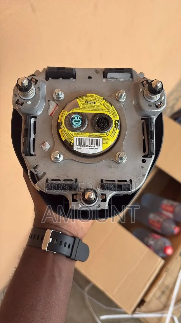 Toyota RAV4 2020 Steering Airbag · Photo 1
