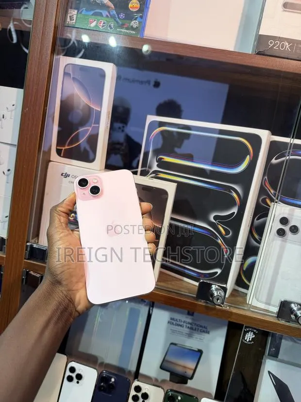 Apple iPhone 15 Plus 128 GB Pink · Photo 1