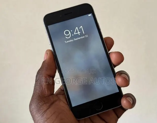 Apple iPhone 5s 32 GB Silver · Photo 1