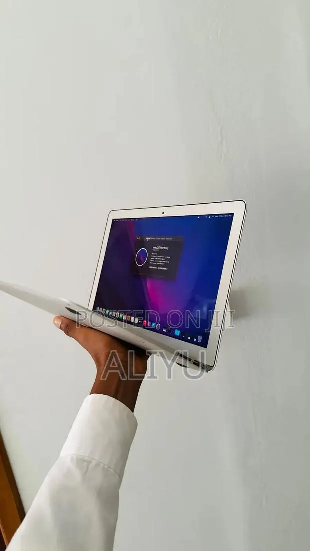 Laptop Apple MacBook Air 4GB Intel Core i5 SSD 256GB · Photo 1