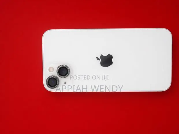 Apple iPhone 13 128 GB White · Photo 1