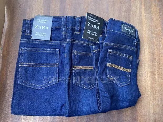 Zara Deep Blue Jeans · Photo 1