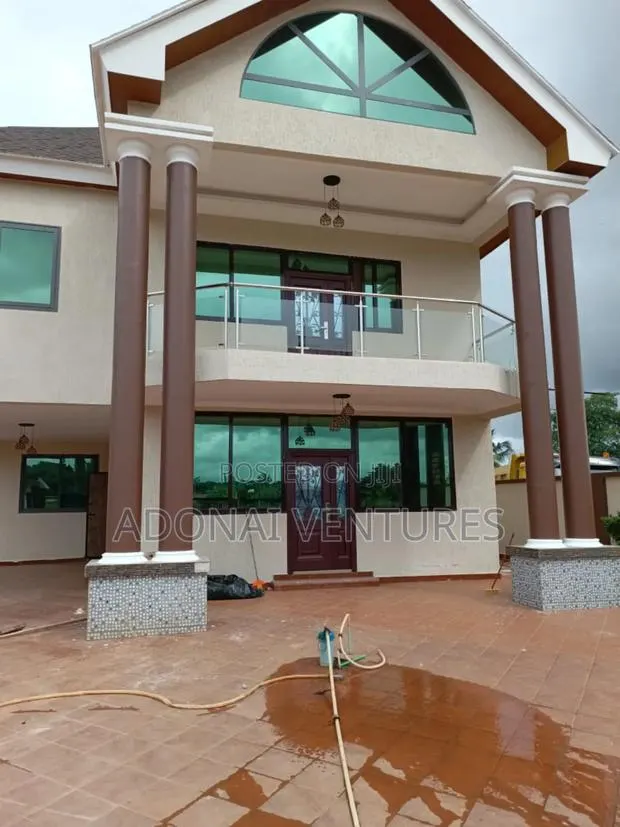 4bdrm House in Ahodwo, Kumasi Metropolitan for sale · Photo 1