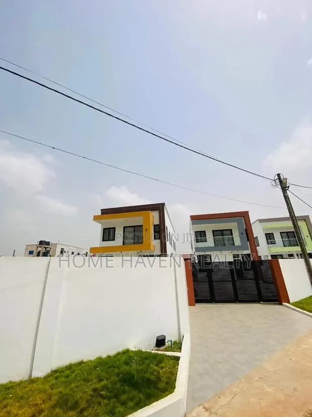 4bdrm House in Oyarifa for sale · Photo 1