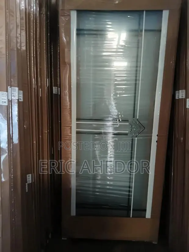 Fiber Bathroom Glass Door and Handle · Photo 1