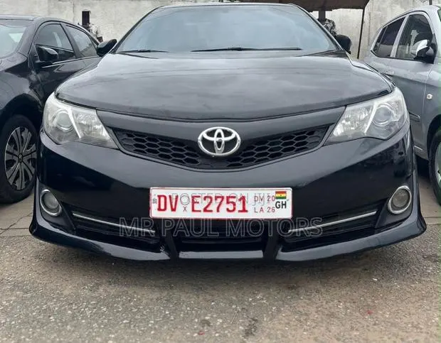 Toyota Camry SE 4dr Sedan (2.5L 4cyl 6A) 2014 Black · Photo 1