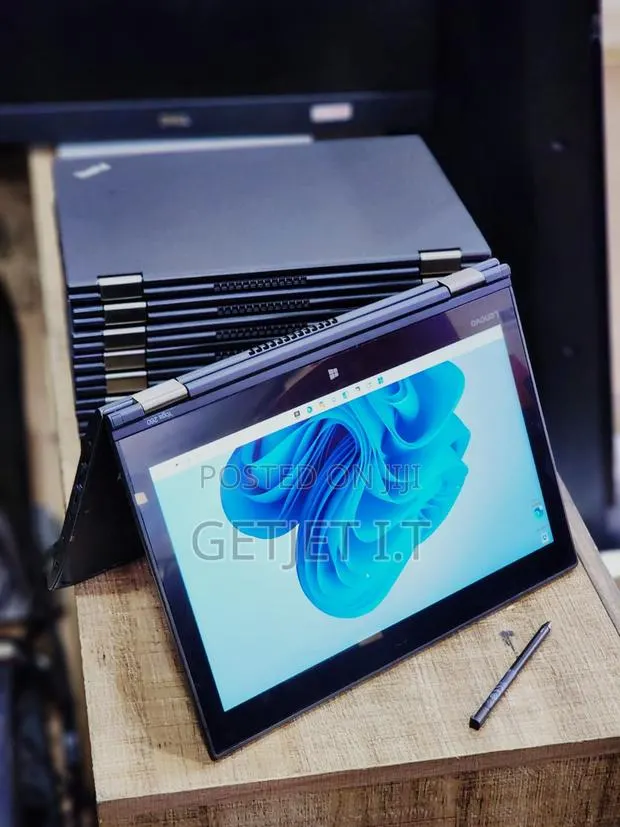 New Laptop Lenovo ThinkPad Yoga 8GB Intel Core i5 SSD 256GB · Photo 1