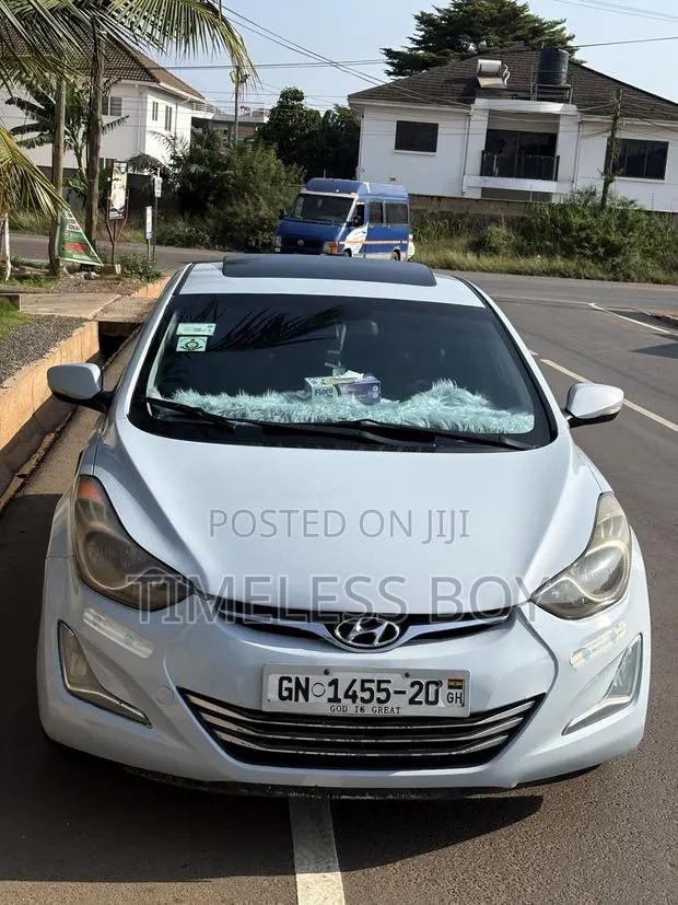 Hyundai Elantra SE Sedan FWD (1.8L 4cyl 6A) 2016 White · Photo 1