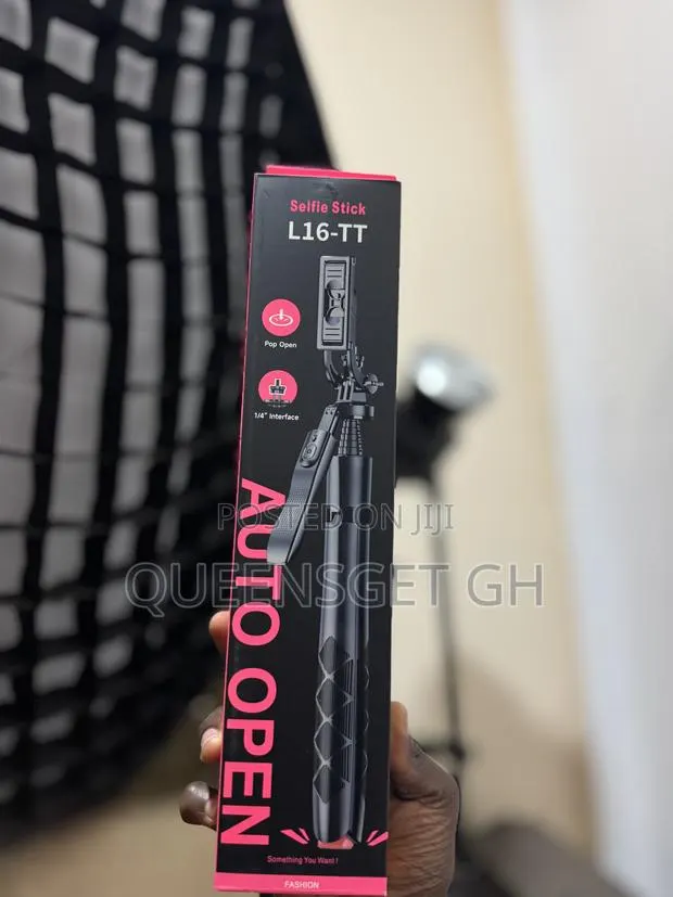 L16 TT Tripod Stand Selfie Stick · Photo 1