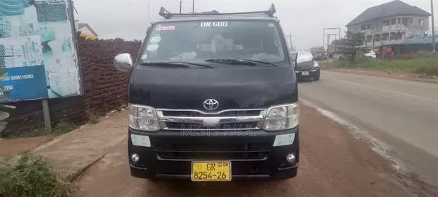 Toyota HiAce 2015 Black · Photo 1