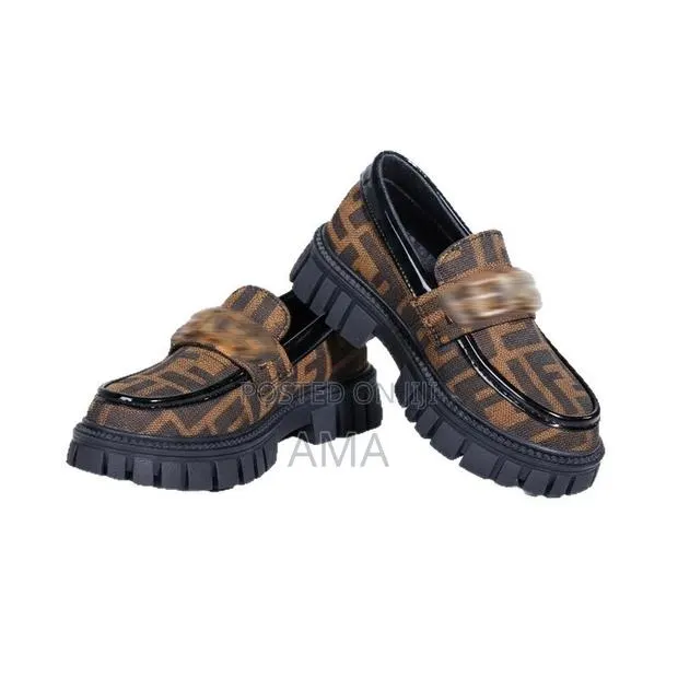 Kid Shoes Available for Sale · Photo 2