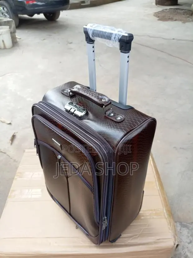 Durable Leather Bag · Photo 1